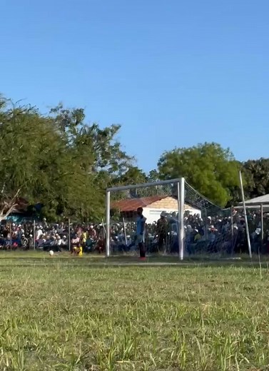 Hii ndio penalti aliyoipiga Bakari Bakari wa Azam f.c mapema Jana katika robo fainali ya makala ya sita ya Rashid Abdallah super cup walipovaana na change youth soccer academy. Chukua dakika uizungumzie ?? | Shee Mwadarusi