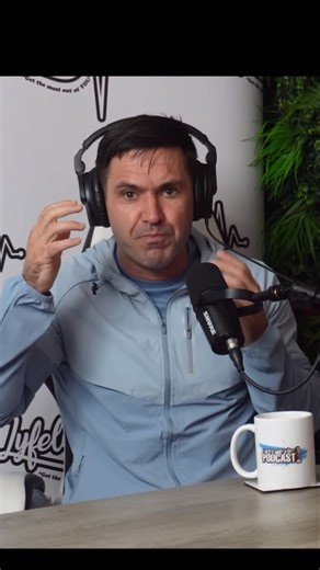 Leigh Foley | Apex Kettlebell Coach on Instagram: "If you’ve got a spare 3 minutes, watch my very first time I tried Kambo. That moment sent me down a path of self-discovery. From 2014, I went deep into the plant medicine world and took a spiritual path trying to fix my damaged soul after years of drug and alcohol abuse and depression. Over 10 years, I had hundreds of Kambo treatments, Ayahuasca, and DMT. I even became a Kambo practitioner myself and ended up treating hundreds of people for over