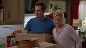 215K views · 701 reactions | That's one way to make a first impression! Dylan's mom, Farrah, meets Phil and Claire tonight on a new #ModernFamily! | Modern Family | Facebook