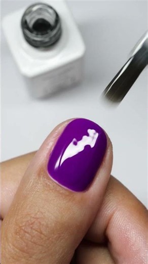 Gel Vegan Elara : le violet intense qui sublime vos ongles