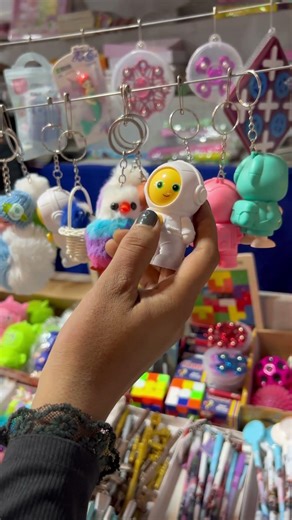 Unique key rings in Disneyland mela 🎡 😲😍 #minivlog #viral #muzaffarpur #mela #disneyland #shorts
