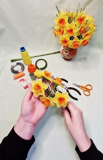 “You won’t believe these daffodils are made of nylon! 🌼😲 #DIYFlowers #CraftTutorial”