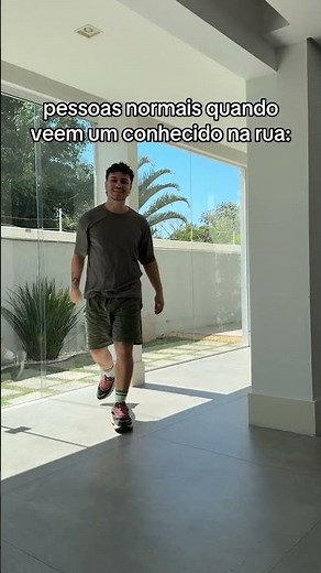 QUANDO ENCONTRO UM CONHECIDO NA RUA