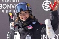 12月6日，在25/26赛季雪盟联赛中国站女子自由式滑雪U型场地比赛中，谷爱凌收获赛季首冠，过去一年……_腾讯新闻