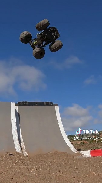 Extreme Monster Truck Stunts Compilation