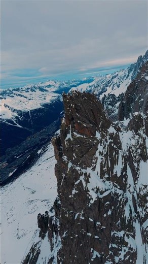 Personne ne filme ici… nous oui 🏔️ #mountains #fpvcinematic #chamonix #fpvdrone #videography