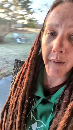 6.7K views · 274 reactions | But first, grass 樂路‍♀️ #dumpsterdiving #TrashTreasure #DiveAndFind #RescueTheWaste #DumpsterDiscoveries | Salty Stella | Facebook