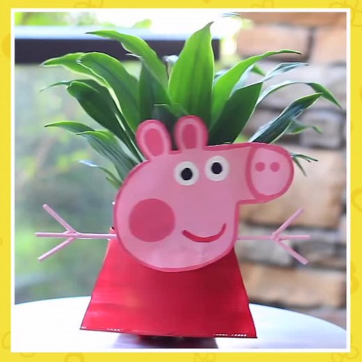 189K views · 1.7K reactions | Here's a fun craft you can do as a family with your ♻ items at home! Let's continue to take care of the environment together #RecycleDay | Peppa Pig | Facebook