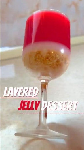 Easy Layered Jelly 🍓🍪 #jello #easydessert #dessertideas