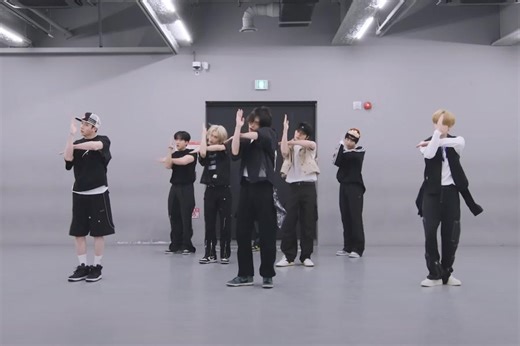 Watch: Stray Kids Flaunts Their Precision In Eye-Catching "S-Class" Dance Practice Video | Soompi