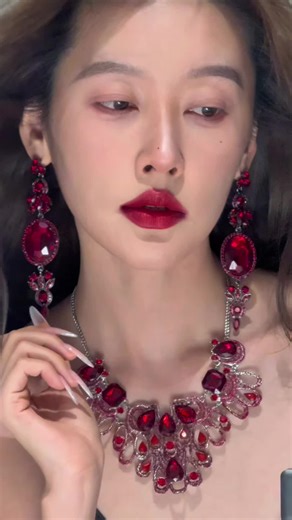 Only one piece jewelry #vintagejewelry #affordableluxury #ootdjewelry