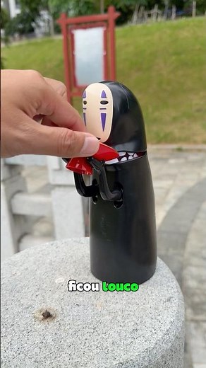 He just wanted to eat a pastry 😱