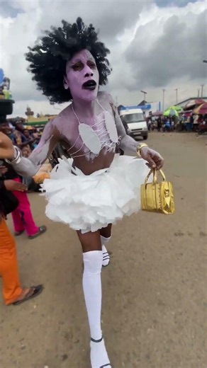 Black Woman Walking Down The Streets: People Reaction
