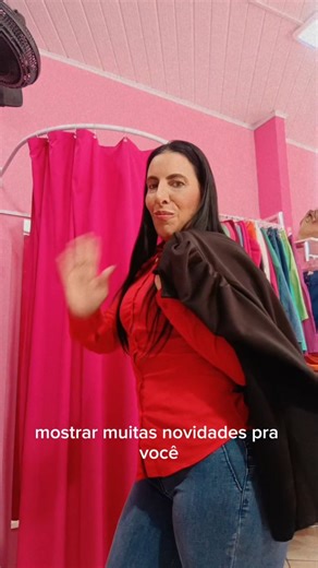 Poly Carvalho on Instagram: "Começo o Reels já vestindo DulciMel, porque quando o look é poderoso, ele fala antes de qualquer palavra. Na DulciMel do CPA 3, na Av. Alice Freire, é assim: clientes felizes, roupas lindas, variedade, preço bom e aquele atendimento que conquista 💖 Se você ama moda feminina, tendências atuais e looks que valorizam de verdade, esse Reels é pra você. Assiste até o final e me diz se não dá vontade de sair vestida daí 😍 @polycarvalhoa @dulcimel_modas #DulciMel #ModaFem