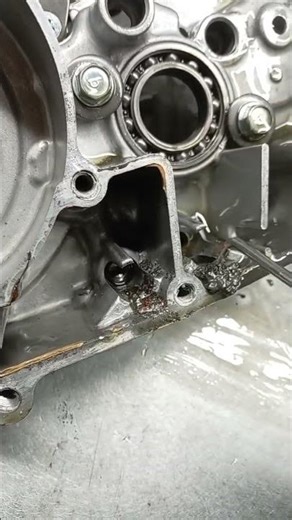 Broken Engine Bearing Failure 😬 - Kawasaki KX250F #broken #scrambler #motocross #kawasaki #repair