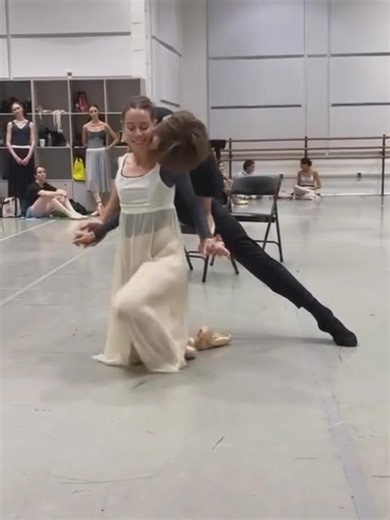 Elisa Badenes y Friedemann Vogel ensayando Onegin de John Cranko en la gira del Stuttgart Ballet por Estados Unidos. Fuente: friedemannvogel_official | Ballet del Occidente