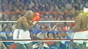 Larry holmes vs Earnie Shavers 2 1979... | I love BOXE