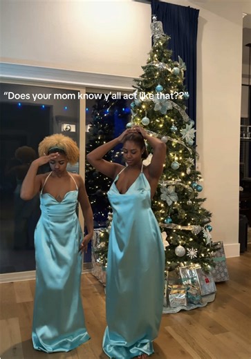 Like mother, like daughter 🤸🏾‍♀️😂 @Derian Craver #mother #daughter #motherdaughter #trending #fyp