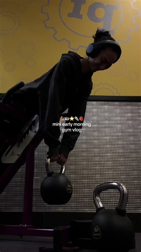 lil mini early morning gym vloggg this lift felt SO GOOD like the mind to muscle connection was CONNECTINGGG full workout: -5x6-8 heavy hip thrusts -5x6-8 heavy lying hamstring curls -5x6-8 heavy weighted glute focused back extensions -4x6-8 heavy glute biased single leg leg press -4x12 amrap/burnout glute abductions -4x8 heavy standing calf raises yogurt bowl details: -@cocojune unsweetened greek style protein yogurt -@Truvani plant based vanilla protein (half scoop) -@Oat Haus cookie butter -@