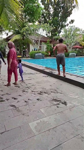 Your swimming pool is really nice!!!