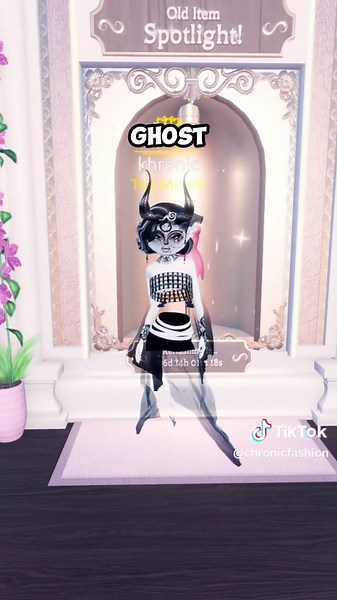 Dress to Impress: Styling the Glitched Body in DTI