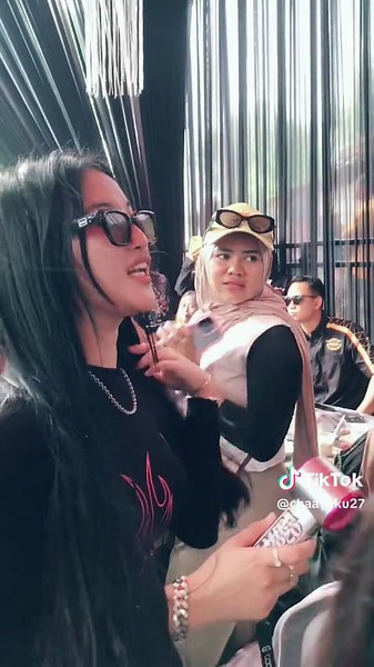 Gaess ini artis siapa kok imut banget 😍 kata orang” ini DJ iya taa ?? 😁. #djalmiraberto #djalmiraberto🔥 #funkot #sopbuahirine