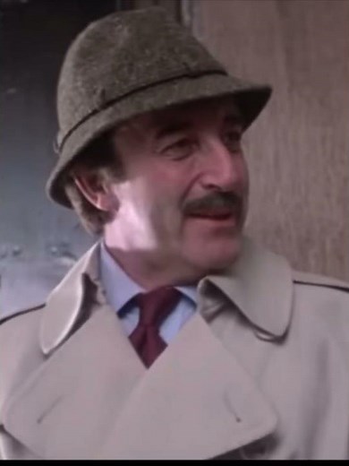 Peter Sellers scene in Pink Panther Strikes Again 1976 “Does your dog bit”?