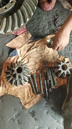 Meritor Differential Bs4 Spider Setting ⚙️🛠️ #comment #like #subscribe #share