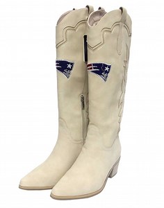 Where to buy Cuce’s bedazzled NFL cowboy boots online