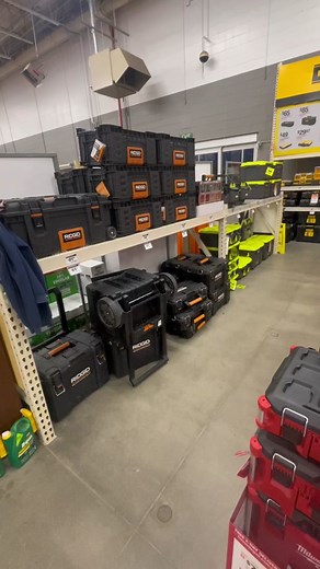 Rolling, stacking tool box options! #packout #milwaukee #ridgid #husky #ryobi #link #progear #buildout #rollingtoolbox #stackingtoolbox