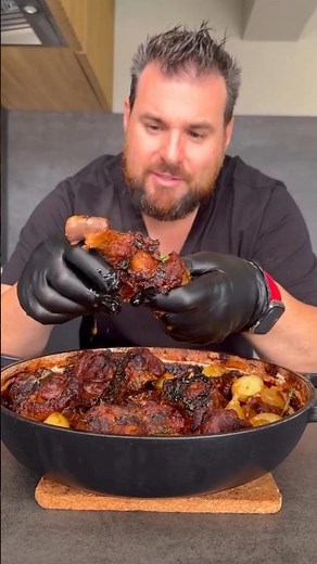 Slow Cooked oxtail 🍖 Have you tried this before? #cooking