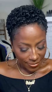 2M views · 16K reactions | Super Cute Short Hair Tutorial  1. Worlds of Curls brand Curl Activator (old school) 2. Eco Stying Gel 3. Styling Mouse 4. Hair Twist Sponge used thair #shorthaircut #shorthairstyle #shorthairdontcare #shorthairideas | Uylee's Boutique - Uylanda Dennis | Facebook