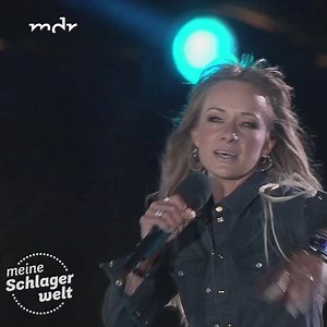 454K views · 11K reactions | Was für ein grandioser Auftritt: Christin Stark bei "Schlager, Stars und Sterne - Die Seeparty in Österreich" mit ihrem Mega-Ohrwurm "Spinnst du" . | ARD Schlagerwelt | Facebook