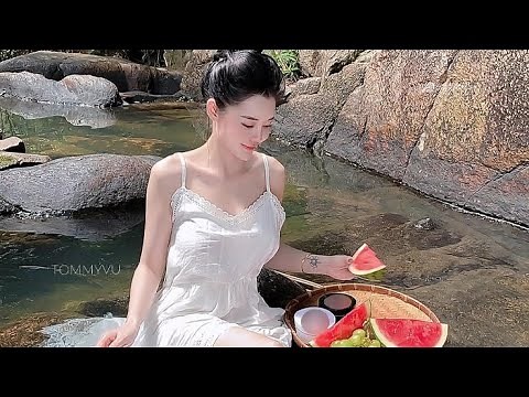 Beautiful Girl Solo Camping in the Forest | Full Survival Journey