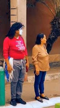 Streets prank #lomejor #mimo #desfile #manta #divertido