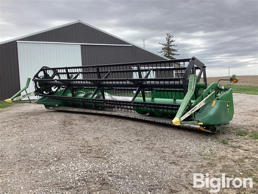 1997 John Deere 920F Header | Agriculture