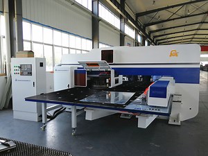 [Hot Item] Metal Plate Punching Machine/CNC Turret Punching Machine