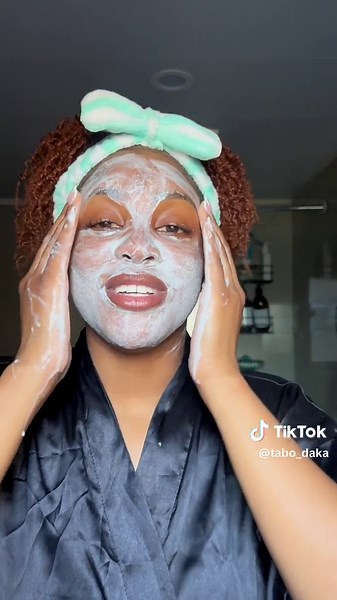 I’m here to put y’all on! Imagine being able to send and receive messages as well as money from your favorite people anywhere in the world ! Exciting right? Make sure you and your loved ones download the app on either google play store for android and the App Store for iPhone users so you can enjoy these benefits ✨ #chitchatapp #chitchatpartner #becausemoneytalks