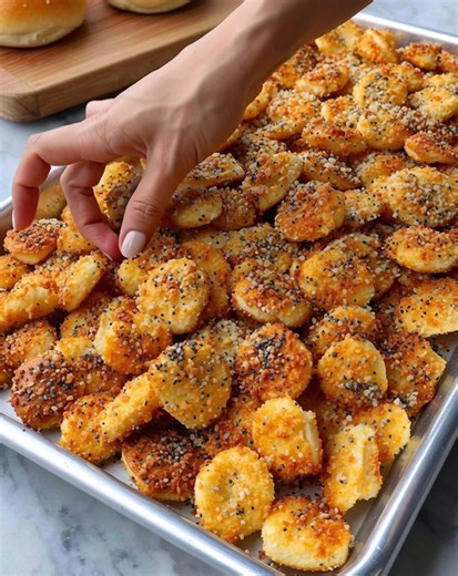 21K views · 14 reactions | "Brought a big bag of it to a work party and had to send out a company wide email with the recipe because people were obsessed! So simple and so good!" Recipe in Firsτ Coʍmеոτ  | Quick and Easy Recipes | Facebook