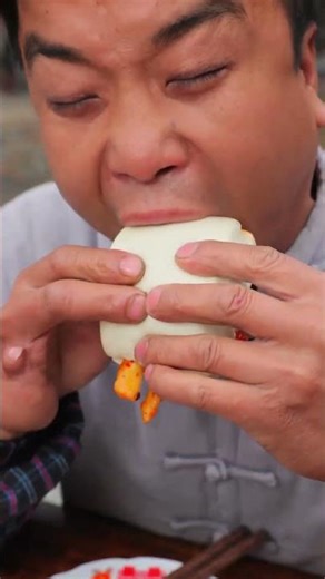 Many people say we don't eat noodles, which is a typical rumor.