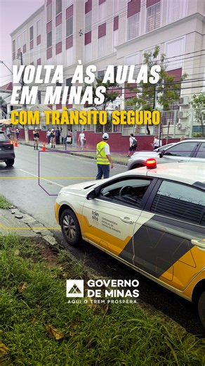 Trânsito.MG on Instagram: "O retorno às aulas movimenta as ruas e exige atenção redobrada de motoristas, pais e alunos. 👩‍🏫🚗 Para garantir um início de ano letivo tranquilo, o Detran-MG realiza ações de conscientização em portas de escolas estaduais e privadas de Minas Gerais. ✅ Nossas equipes estão presentes orientando sobre o respeito às faixas de pedestres, o uso correto da cadeirinha e o embarque e desembarque seguro. Juntos, fazemos um trânsito mais seguro para nossos estudantes. 🤝 #Vol