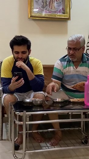 That's how we ROLL. #funny #quarantine #funcho #lockdown #boredathome #comedy #gharbaithoindia #dilgaltikarbetha #dilgaltikrbethahai