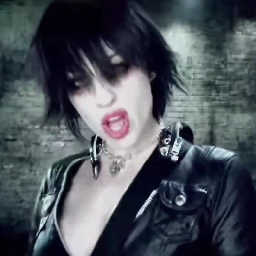 #BRODYDALLE ☆ made this while watching a trixie mattel makeup tutorial || #thedistillers #thedistillersedit #brodydalle #brodydalleedit #coralfang #punk #punkrock #90s #2000s #musicvideo #musicedit #fyp #foryou #foryoupage