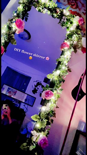 DIY Flower Mirror Decor: Creative Floral Project