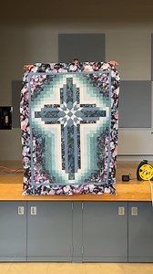 Farmhouse Cross, so stunning! Get your kit, only a few left! #loriscountrycottage #quiltfoxdesigns | Lori's Country Cottage
