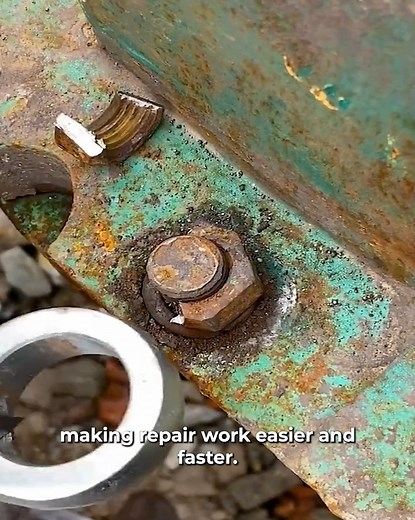 Rusty Nut Removal Made Easy. #nutsplitter #mechanictools #repairhacks #industrialtools | Bazmechanic