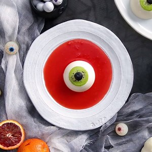 1.9M views · 8.6K reactions | Brains, fingers, eye balls, oh my! Scare your party goers with these simple treats. Full Recipes: 1) taste.md/2IS0nc6 2) taste.md/2Ollppj 3) taste.md/2IVtZVK 4) taste.md/2Olac8u | Tastemade | Facebook