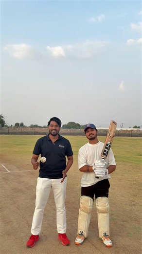 Influencer vs 11 Professional Players 👀🏏