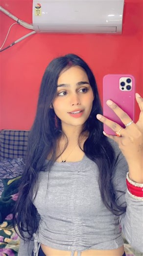 Shivii♥️ on Instagram: "When life gives reasons to cry🥀. Choose to smile ☺️and rise ❤️. #feelingsexpressed #dilkibaat #reelitfeelit #instagramartist #voice"