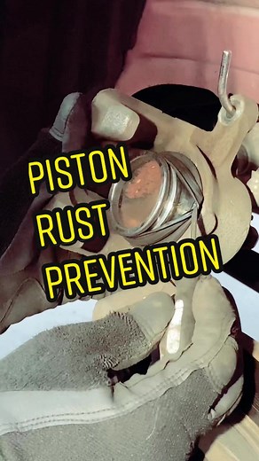 車検でのピストン点検と錆防止